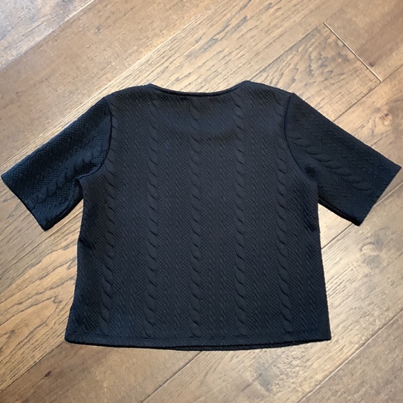 Super cute short sleeve medium black cotton top. - Picture 3 of 3